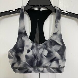 EUC Lululemon Invigorate Bra Size 4